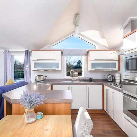 Primrose Valley Lakeside *